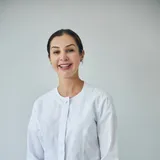 Porträtfoto einer Kommunikationsverantwortlichen